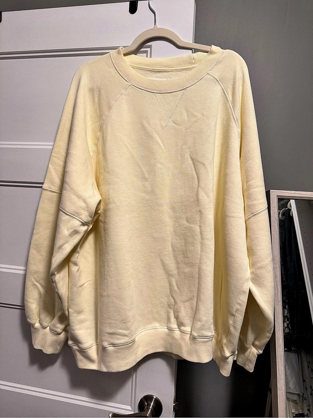 Aerie Go-To Boyfriend Sweatshirt in BUTTER YELLOW